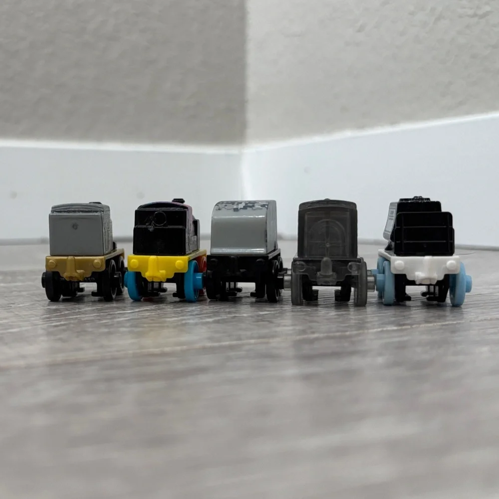Lot of Thomas Minis